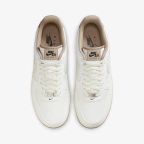 Nike Air Force 1 '07 LV8