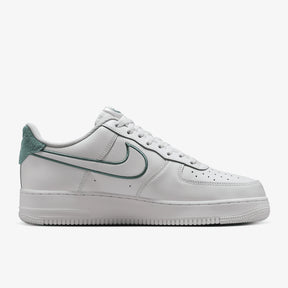 Nike Air Force 1 '07 LV8